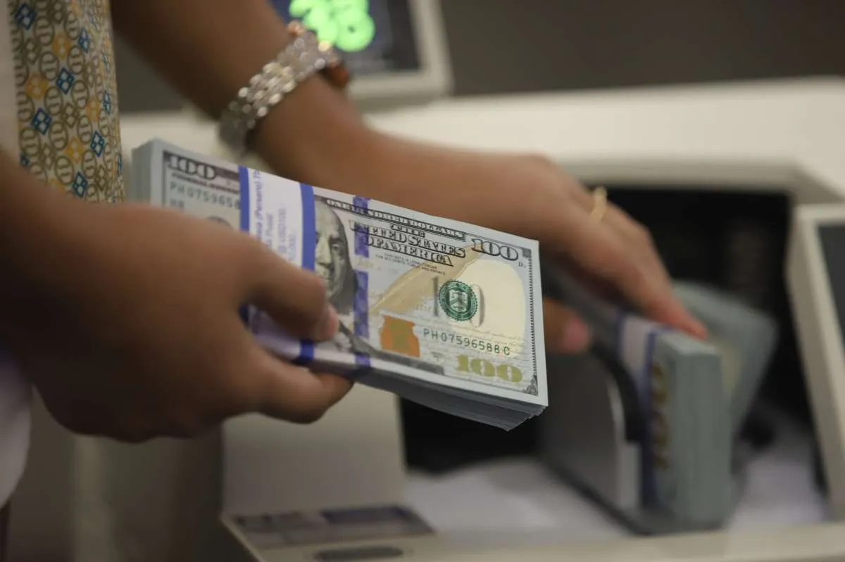 Dolar Jatuh: Dampak Suku Bunga The Fed yang Berubah Drastis