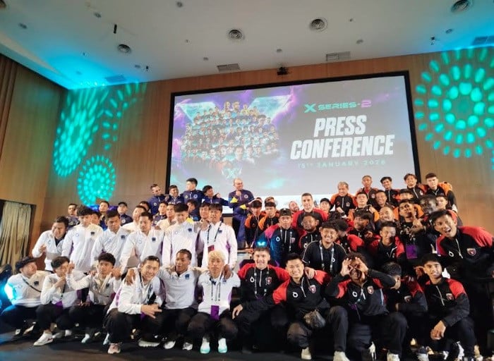 Kehebohan XSeries-2: Aksi Ricardinho dan Falcao