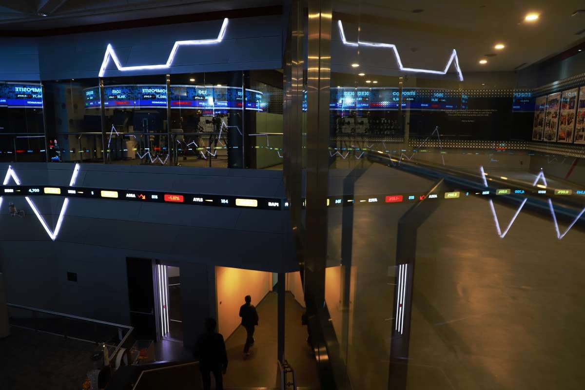 Pergerakan Saham Bank Besar, Hanya BBRI Menguat