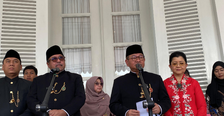 Gubernur DKI Selesaikan Ribuan Ijazah Tertahan