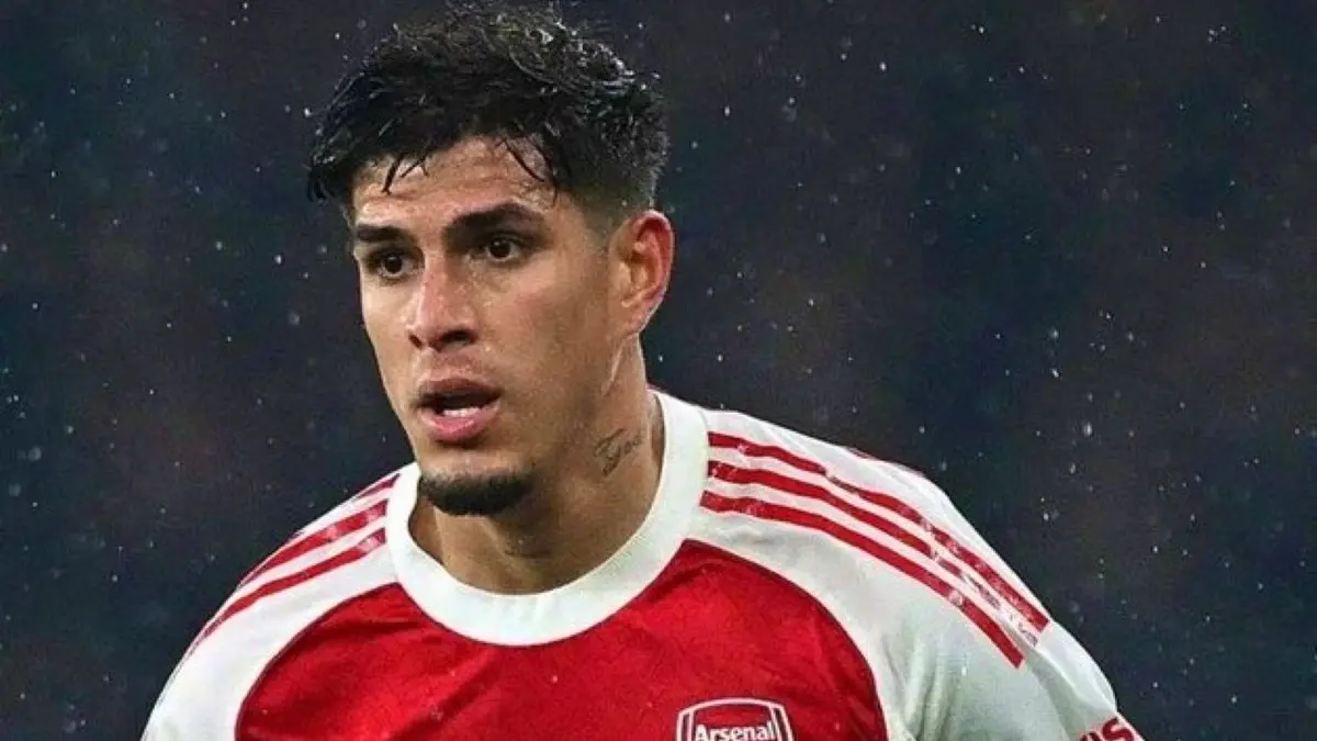 Transfer Panas: Barcelona Incar Bek Arsenal Hincapie